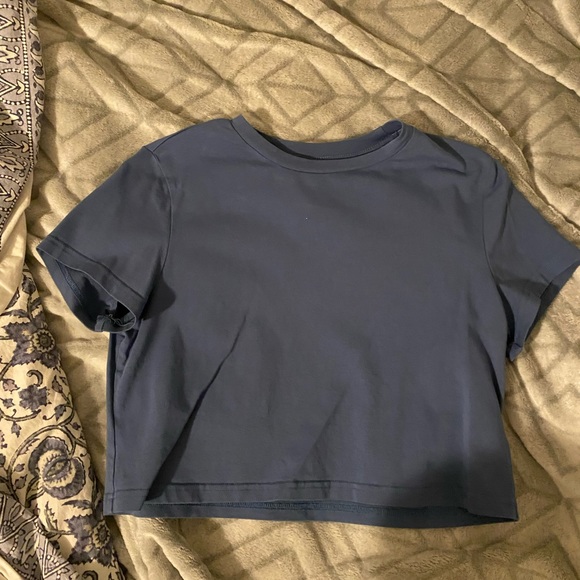 SHEIN Cropped Tee - Picture 1 of 2